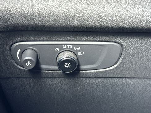 Used 2023 Buick Envision Preferred image 14