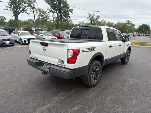 Used 2017 Nissan Titan PRO-4X AWD/4WD image 4