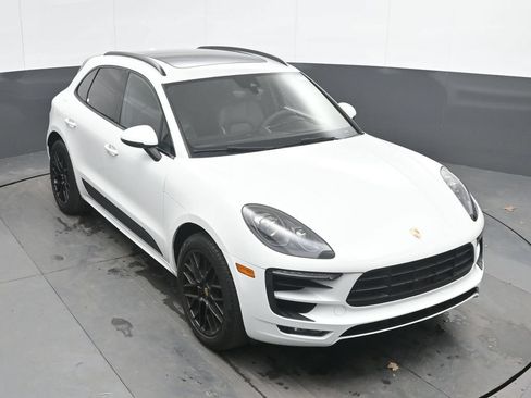 Used 2018 Porsche Macan GTS w/ Premium Package Plus AWD/4WD image 35