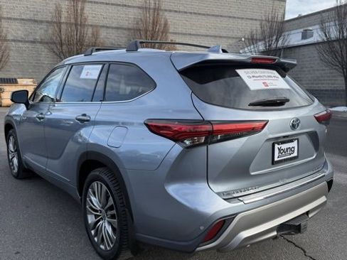 Certified 2021 Toyota Highlander Platinum image 8