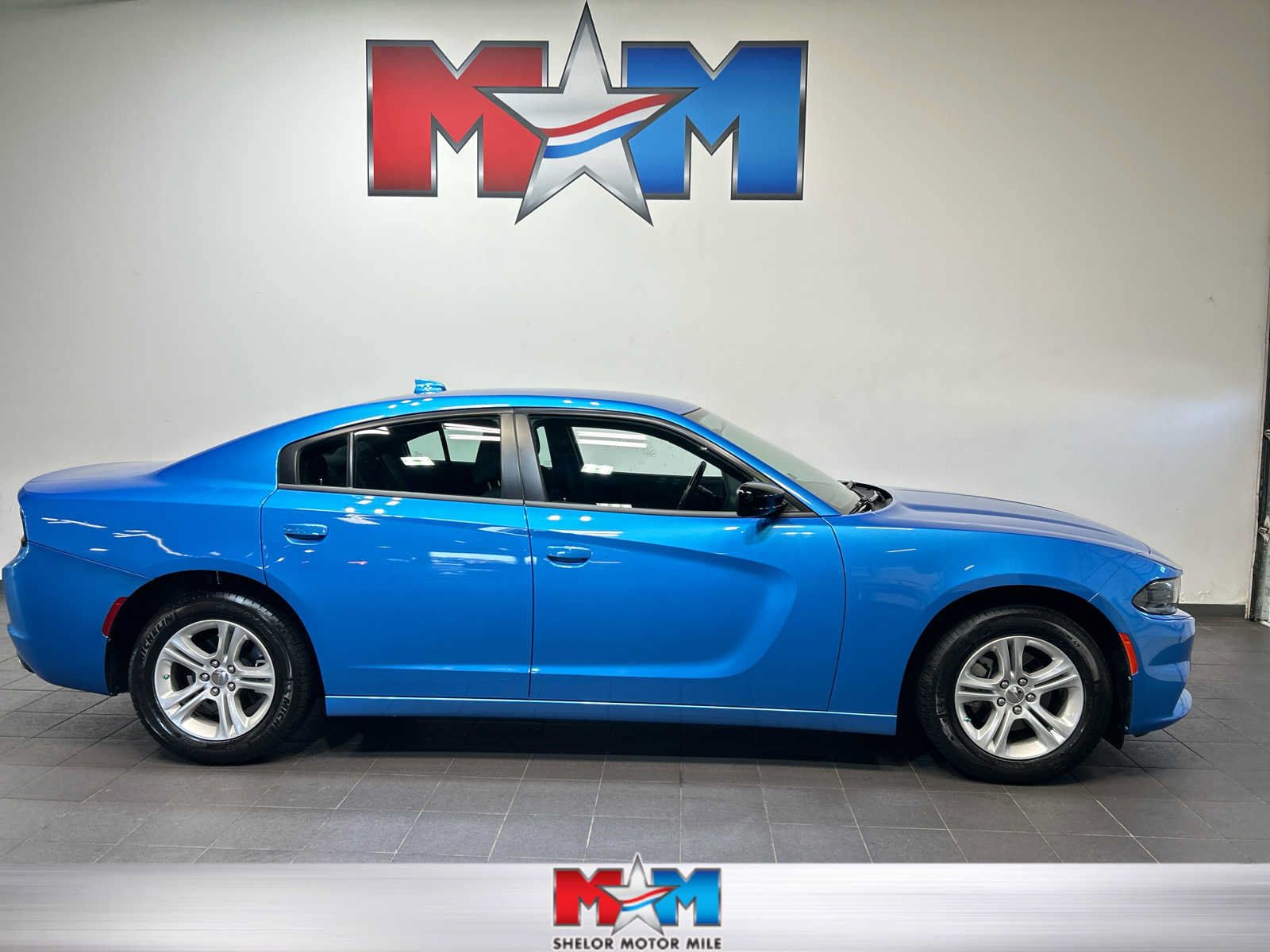 Used 2023 Dodge Charger SXT w/ Cold Weather Package RWD image 1