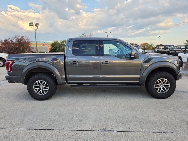 Used 2018 Ford F150 Raptor w/ Equipment Group 802A Luxury AWD/4WD image 2