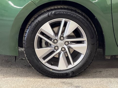 Used 2015 Toyota Corolla LE image 22