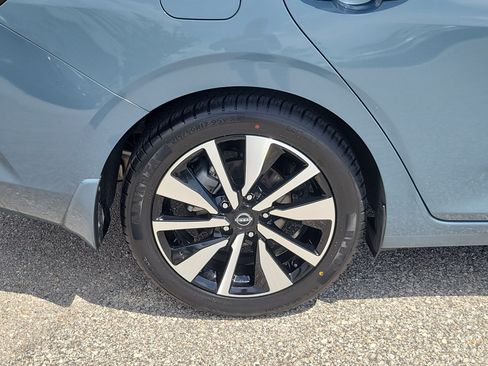 Used 2024 Nissan Sentra SV w/ SV Premium Package FWD image 9