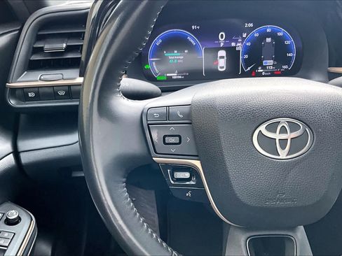 Certified 2023 Toyota Crown AWD/4WD image 24