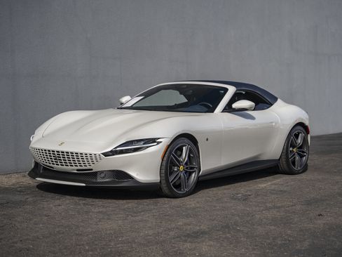 Certified 2025 Ferrari Roma Spider image 13
