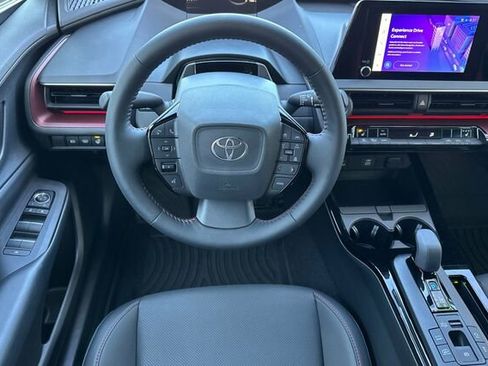 Used 2025 Toyota Prius Plug-In Hybrid image 11