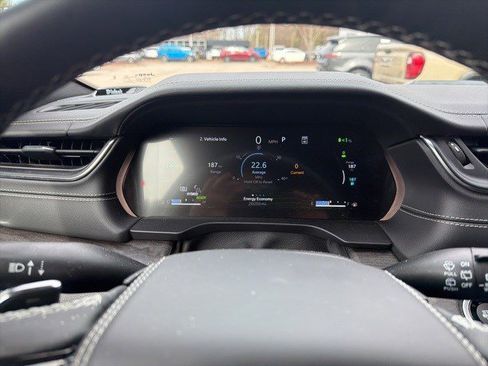 Used 2023 Jeep Grand Cherokee Overland w/ Advanced Protech Group III image 11