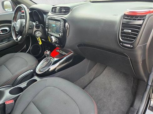 Used 2015 Kia Soul + image 20