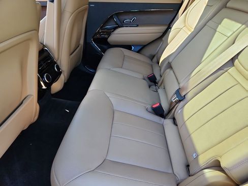 Used 2023 Land Rover Range Rover Sport SE image 5