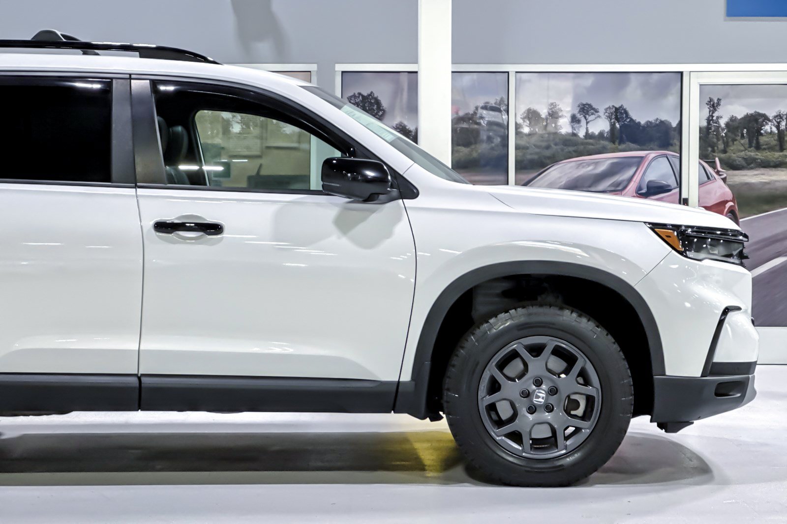 Used 2025 Honda Pilot TrailSport image 35