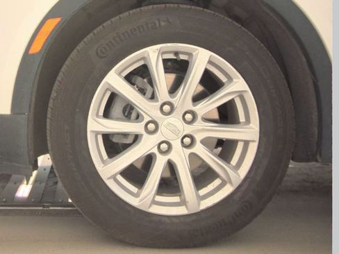 Used 2023 Cadillac XT4 Luxury w/ Trailering Package FWD image 11