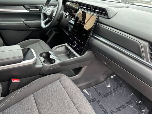 Used 2025 GMC Terrain Elevation image 16