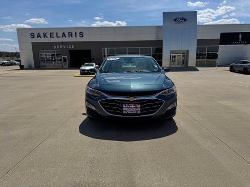 Used 2024 Chevrolet Malibu LT FWD image 2