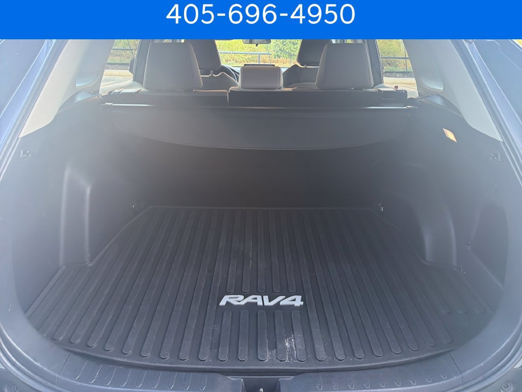 Used 2022 Toyota RAV4 XLE FWD image 30