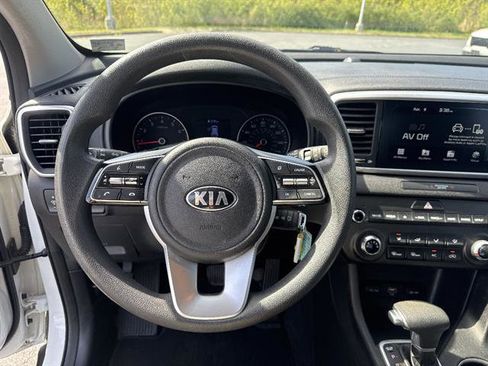Used 2020 Kia Sportage LX image 8