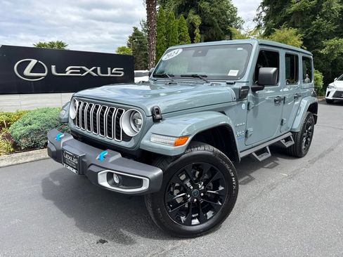 Used 2024 Jeep Wrangler Unlimited Sahara w/ Safety Group AWD/4WD image 2