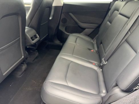 Used 2023 Tesla Model Y Long Range image 33
