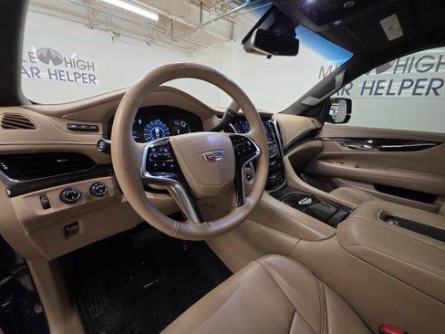 Used 2018 Cadillac Escalade Platinum AWD/4WD image 21