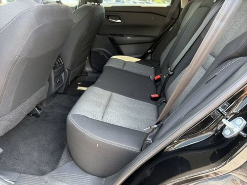 Used 2025 Nissan Rogue SV FWD image 28