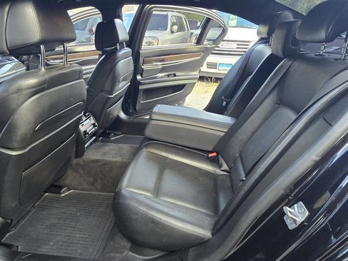 Used 2014 BMW 750Li xDrive w/ Executive Package image 30