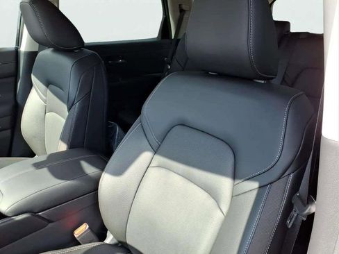 New 2026 Nissan Pathfinder SL FWD image 12