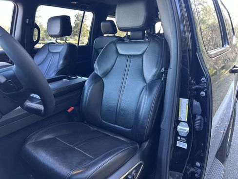 Used 2024 Jeep Wagoneer 4WD image 12