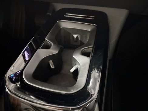 Certified 2021 Volkswagen ID.4 Pro S w/ Gradient Package image 16