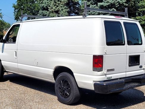 Used 2010 Ford E-250 and Econoline 250 image 3