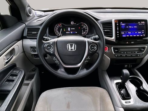 Used 2018 Honda Pilot EX image 5