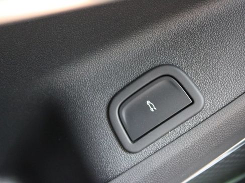 New 2026 Chevrolet Traverse LT w/ Enhanced Driving Package FWD image 44