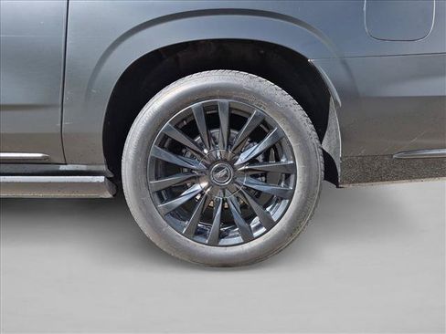 Used 2023 Cadillac Escalade ESV Premium Luxury w/ Performance Package AWD/4WD image 27