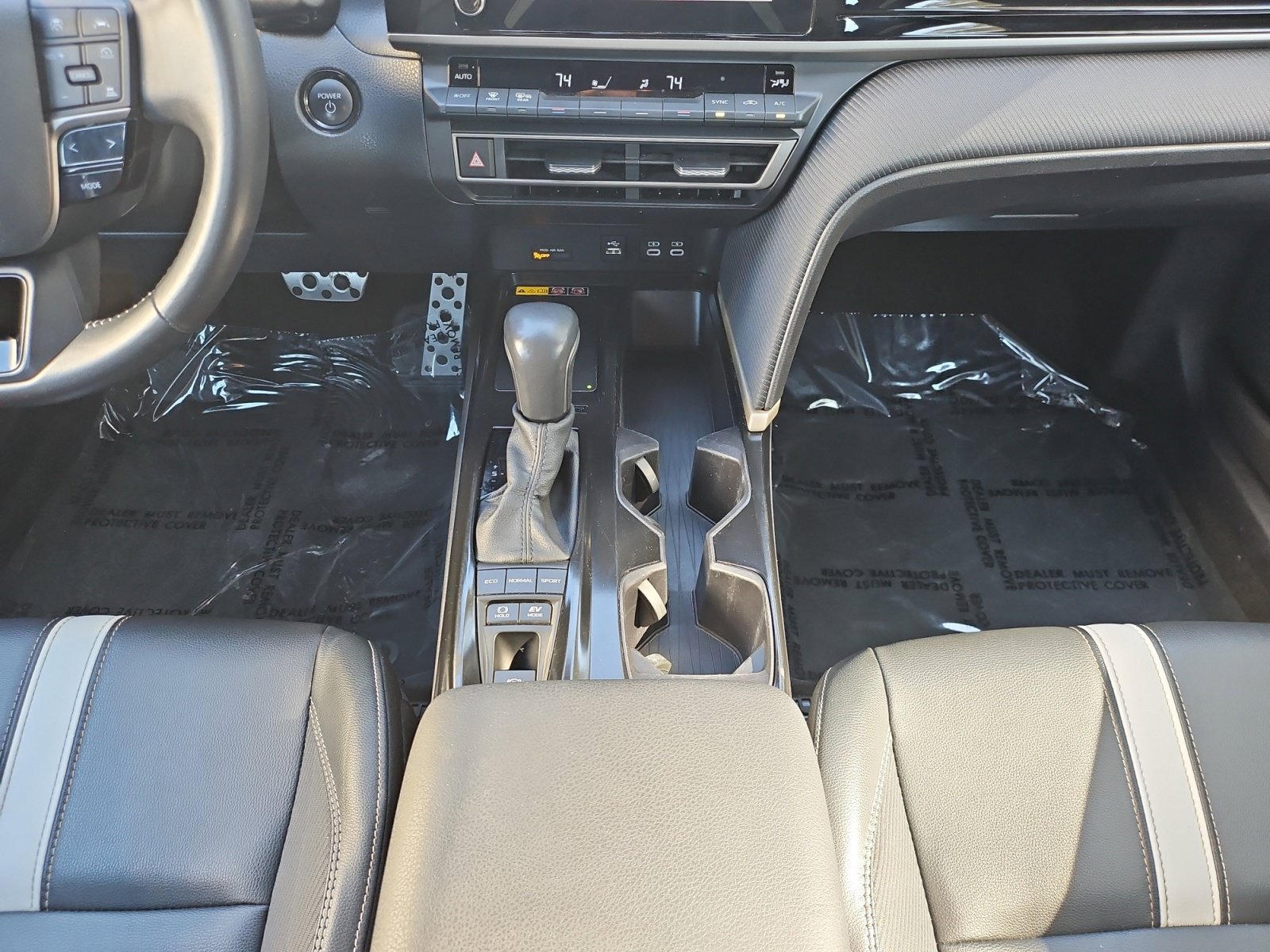 Used 2025 Toyota Camry SE FWD image 30