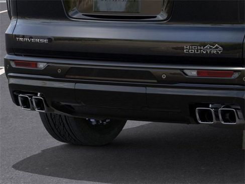 New 2026 Chevrolet Traverse High Country image 14