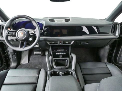 Used 2026 Porsche Cayenne AWD/4WD image 19