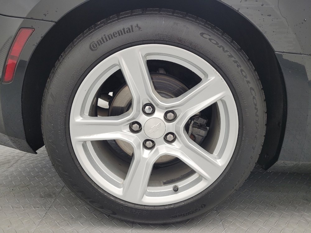 Used 2019 Chevrolet Camaro LT RWD image 31
