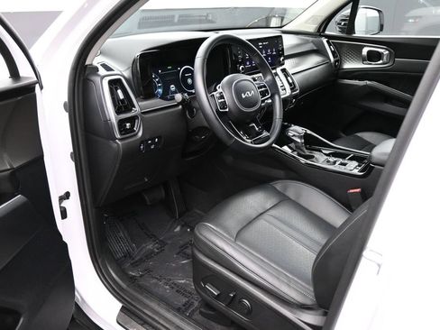 Used 2023 Kia Sorento SX FWD image 2