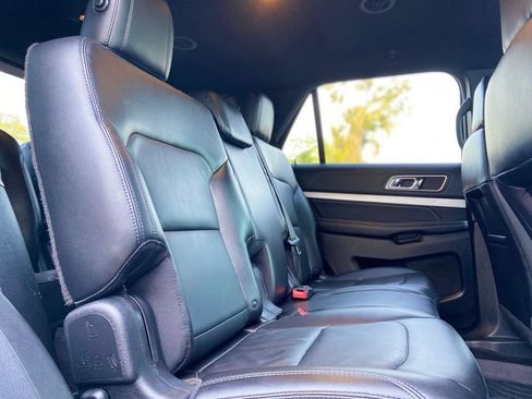Used 2016 Ford Explorer XLT w/ Equipment Group 202A FWD image 24