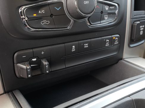 Used 2016 RAM 1500 Big Horn RWD image 15