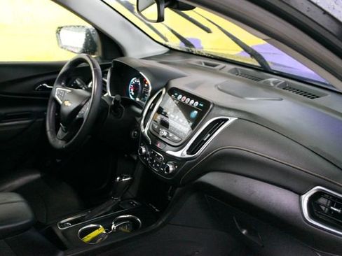 Used 2018 Chevrolet Equinox Premier AWD/4WD image 11