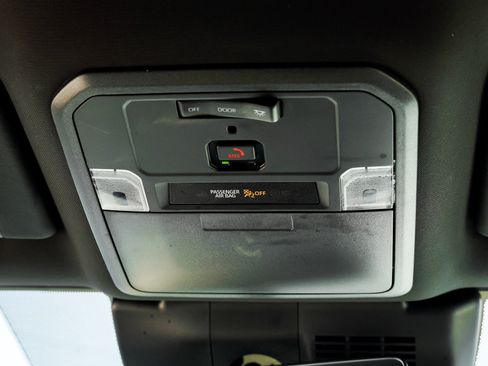 Used 2025 Toyota Tacoma TRD Sport AWD/4WD image 29