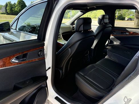 Used 2020 Lincoln Nautilus Reserve w/ Equipment Group 201A AWD/4WD image 24