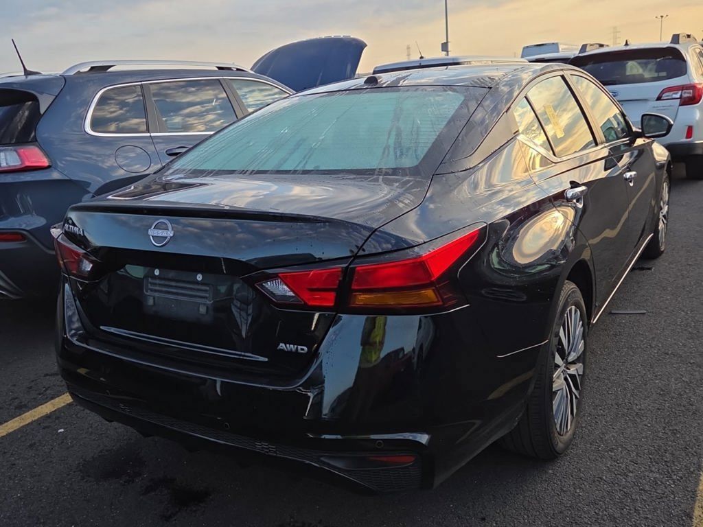 Used 2025 Nissan Altima 2.5 SV AWD/4WD image 5