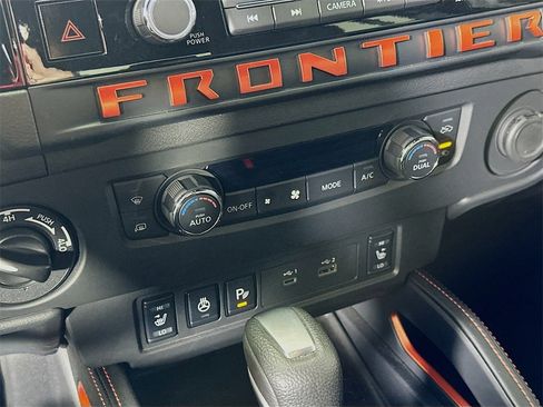Used 2025 Nissan Frontier PRO-4X w/ Pro Convenience Package image 26