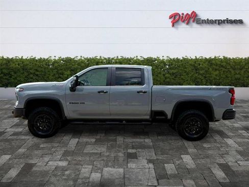 Used 2024 Chevrolet Silverado 2500 ZR2 w/ ZR2 Bison Edition AWD/4WD image 3