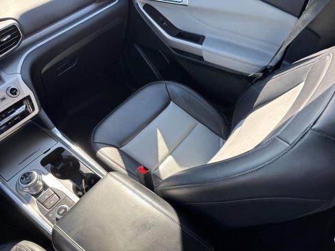 Used 2023 Ford Explorer XLT w/ Equipment Group 202A AWD/4WD image 16