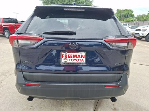 Used 2025 Toyota RAV4 XLE w/ Convenience Package FWD image 5