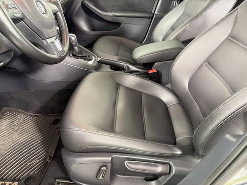 Used 2014 Volkswagen Jetta SE FWD image 10