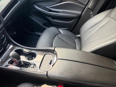 Used 2019 Buick Envision Essence image 19