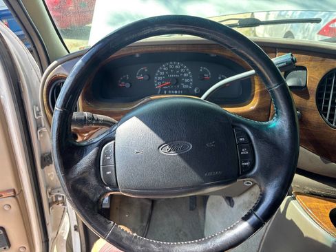 Used 1999 Ford E-250 and Econoline 250 image 16